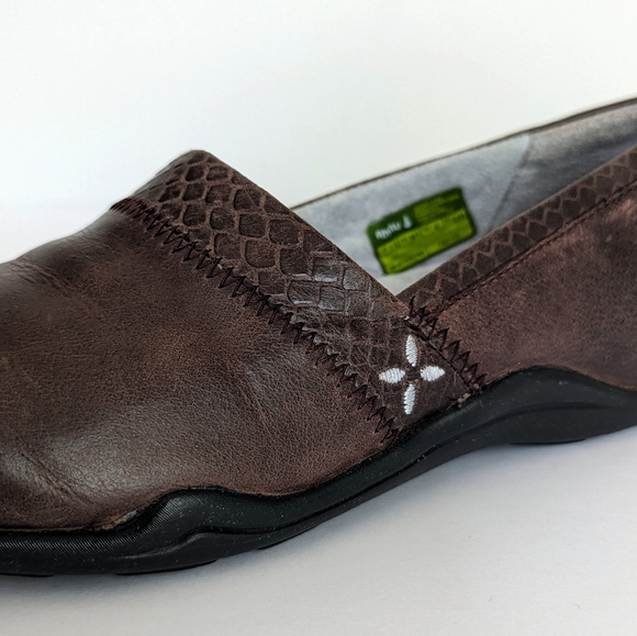 Ahnu Jackie Slip On Brown Leather Shoes - Picture 8 of 11